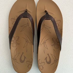 OluKai Kipe’a Dark Java leather sandals — never been worn!